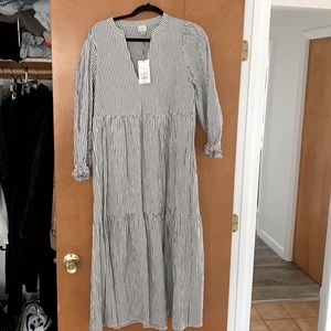 Nwt seersucker tiered dress